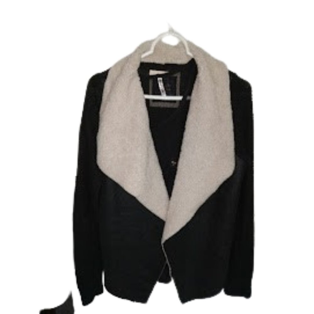 medium Cavalini Black and Cream Open Front Cardigan With Sherpa Shawl Collar.